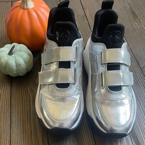 Michael KORS KEELEY METALLIC SILVER SCUBA PLATFORM Sneakers